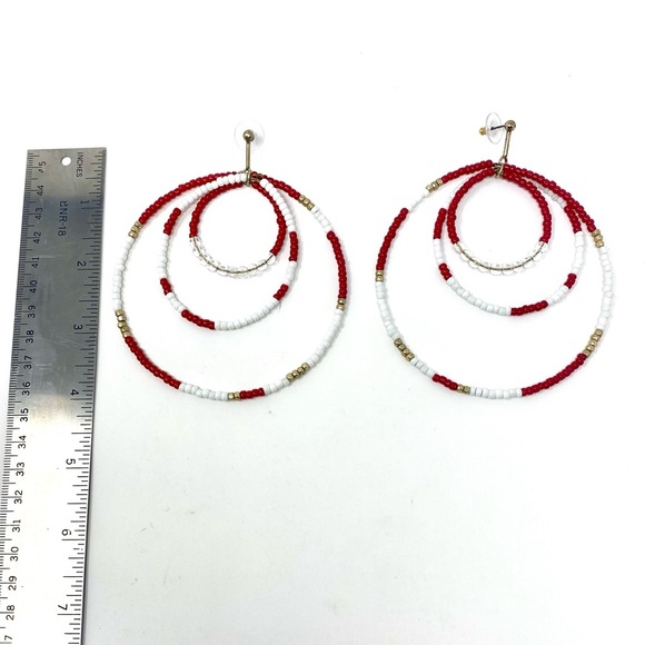 New Free People Landslide Layered Earrings Beaded Hoops White Red Gold - Picture 10 of 10